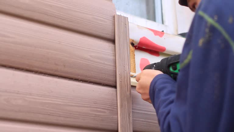 How To Choose The Right Materials for Your Siding Installation in 'Amberley, OH